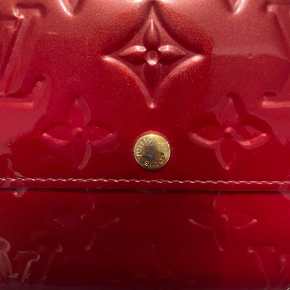 SOLD Beautiful Louis Vuitton Sarah Wallet - Picture 6 of 12